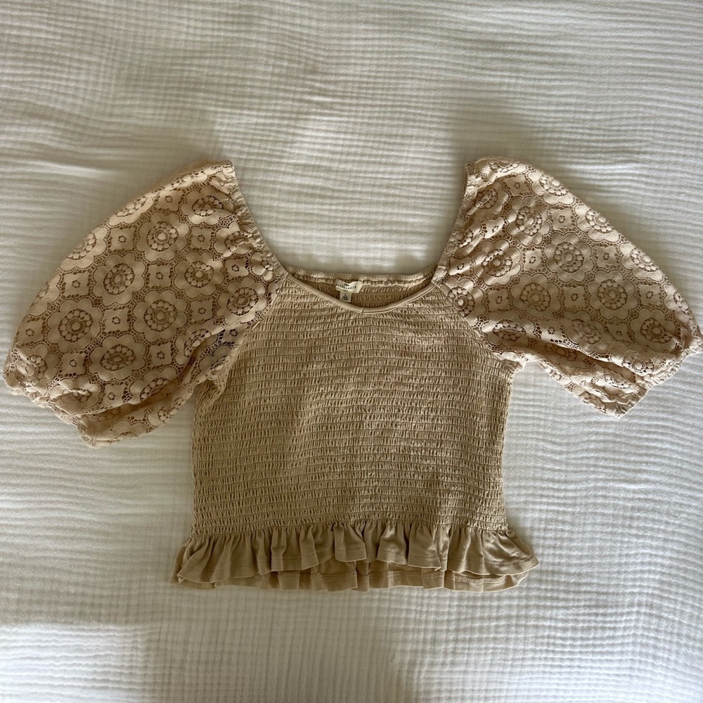 Mason & Belle Smocked Crochet Cap Sleeve Peplum Ruffle Hem Top in Ivory, Large - Picture 2 of 10